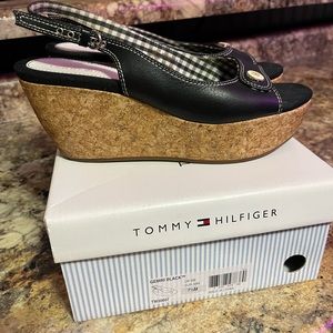Tommy Hilfiger, Gemini, black wedge sandal, 7.5.